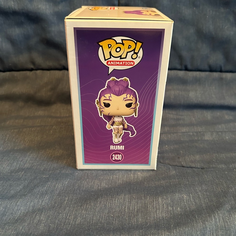 K-Pop Demon Hunters Rumi Glow CHASE Funko Pop - Picture 8 of 11